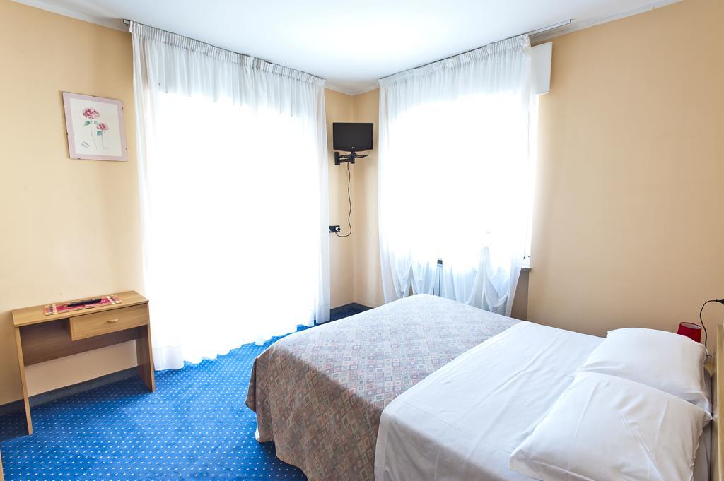 Hotel Rubino Nago-Torbole Exterior photo